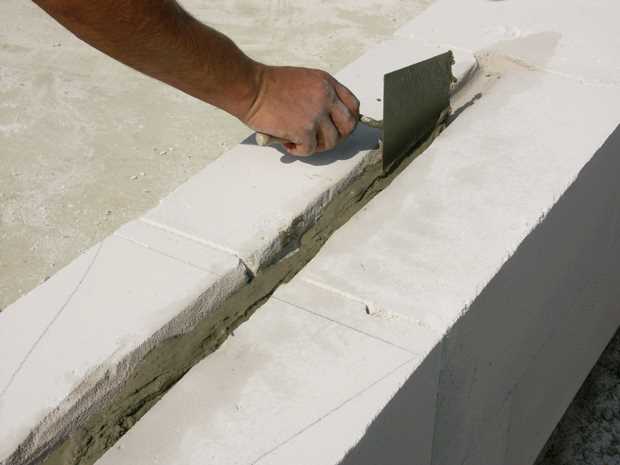 Стены из бетона: прочность и изоляция