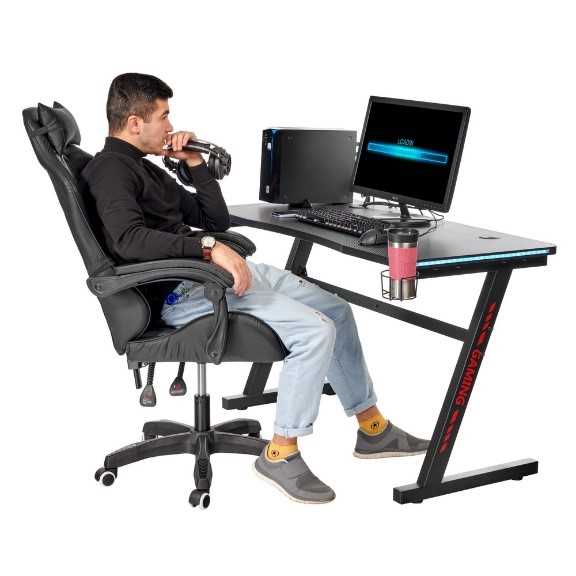 Работайте с комфортом: выбор компьютерного стола и стула